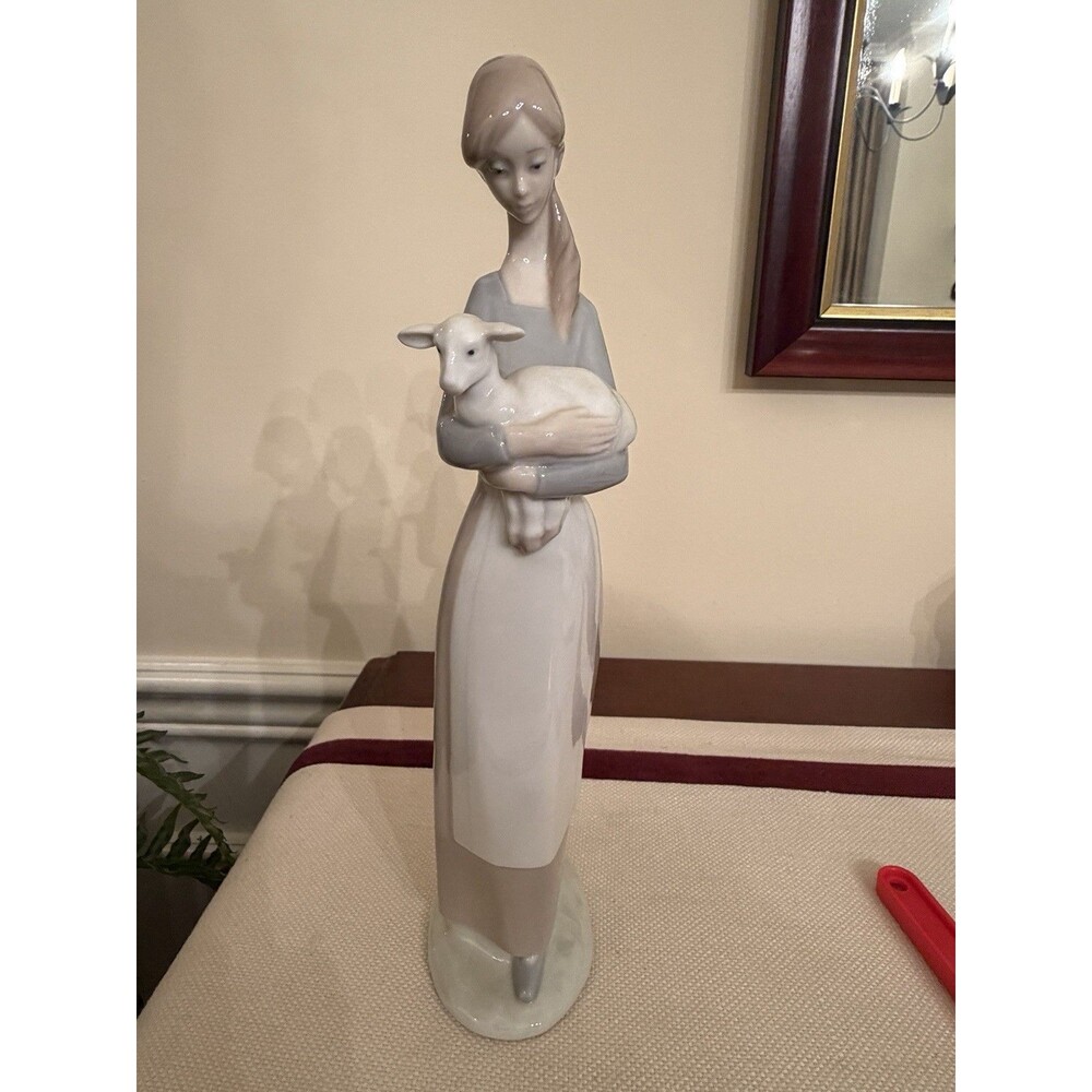 VTG Lladró Porcelain Figurine Girl with Lamb #4505 Design by Fulgencio Garcia